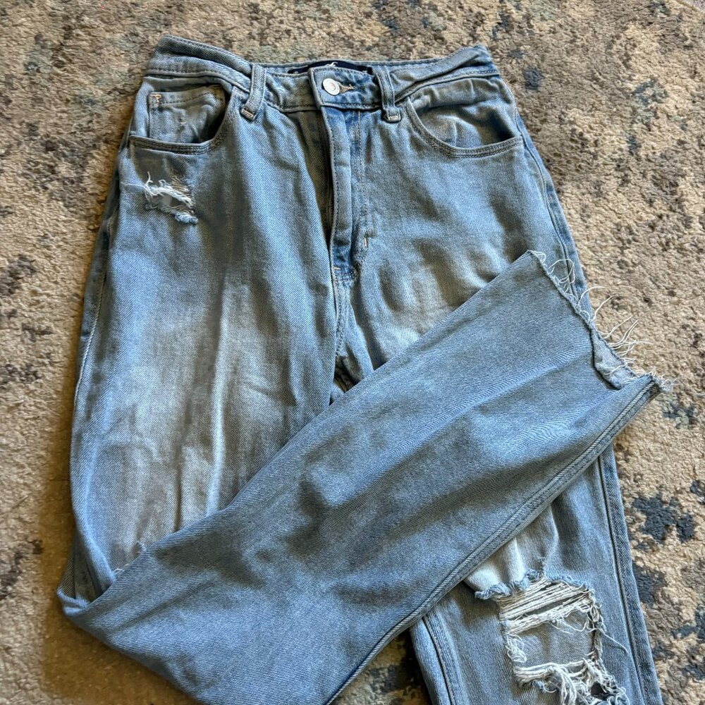 Hollister Ripped Ultra High Rise 90's Vintage Straight
